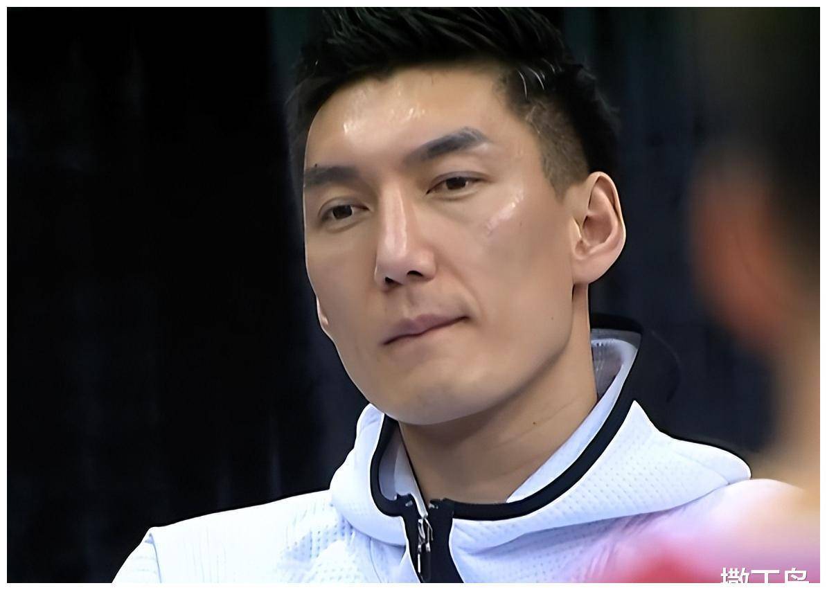 爱游戏-关于赛前里昂内部沟通——CBA常规赛节点到来，更衣室稳定，更衣室氛围转暖的信息